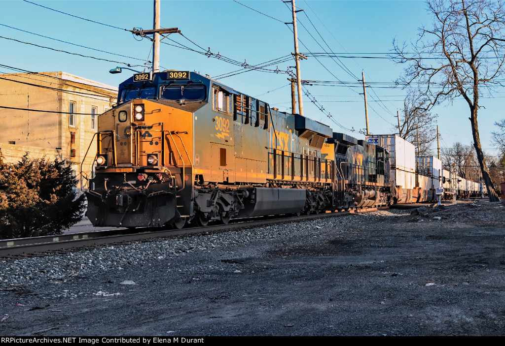 CSX 3092 on I-010